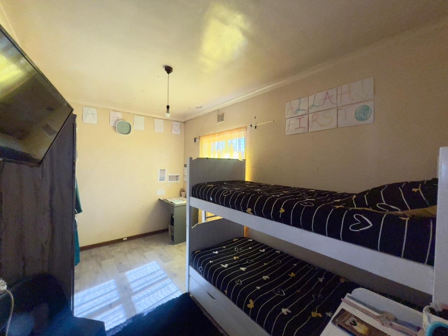 4 Bedroom Property for Sale in Grassy Park Western Cape